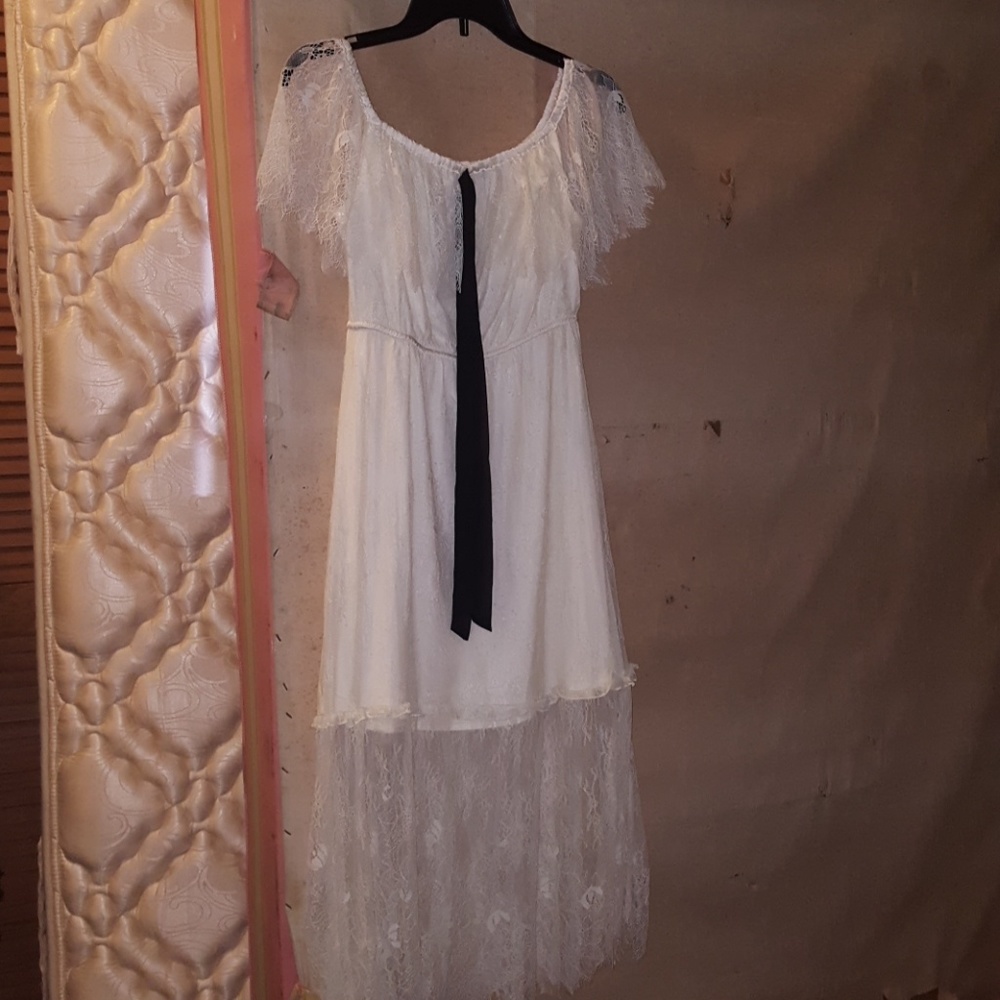 white lace dress